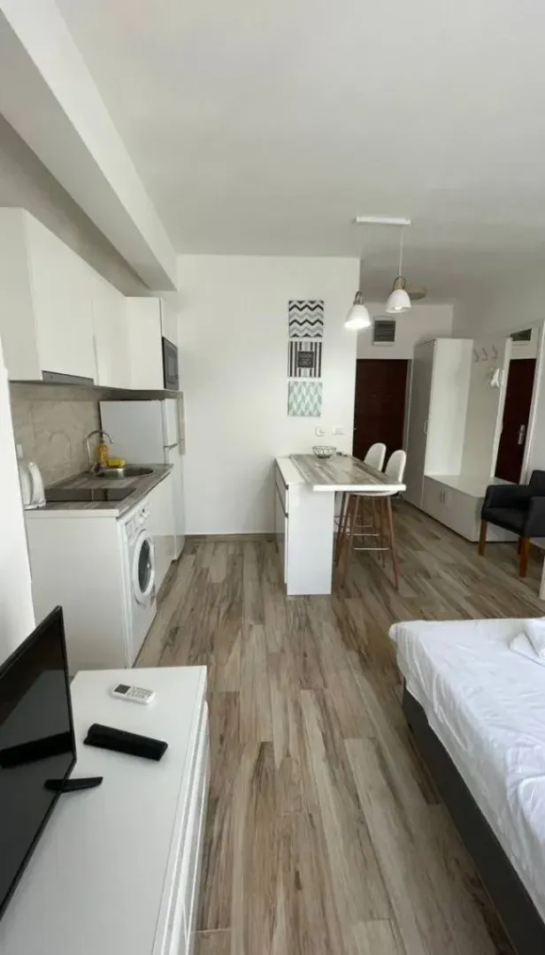 Rent, studio apartment, 22m², Bečići, Budva