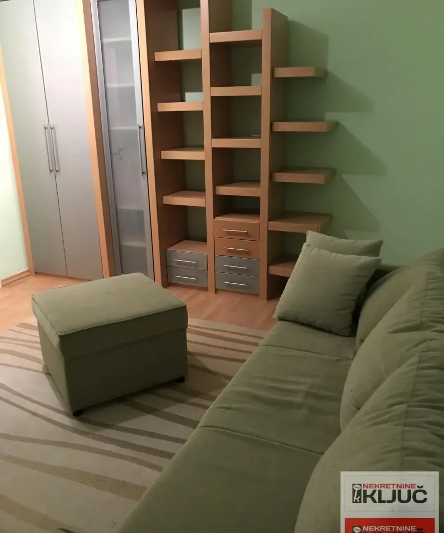 Izdavanje, jednosoban stan, 45m², Centar, Novi Sad