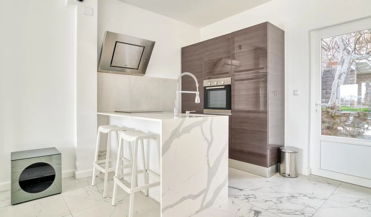 Sale, two bedroom apartment, 60m², Petrovac, Budva
