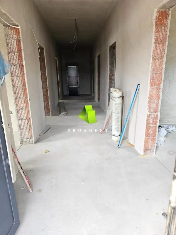Rent, office space, 2220m², Pantelej, Niš