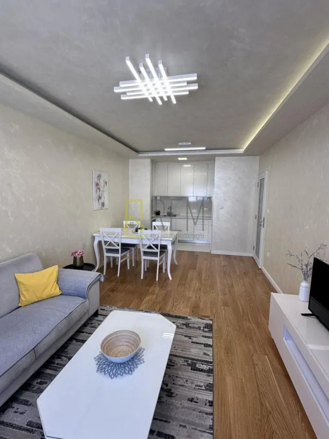 Rent, two bedroom apartment, 68m², Central Point, Podgorica