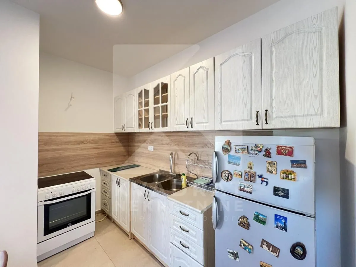 Izdavanje, dvosoban stan, 61m², Tološi, Podgorica