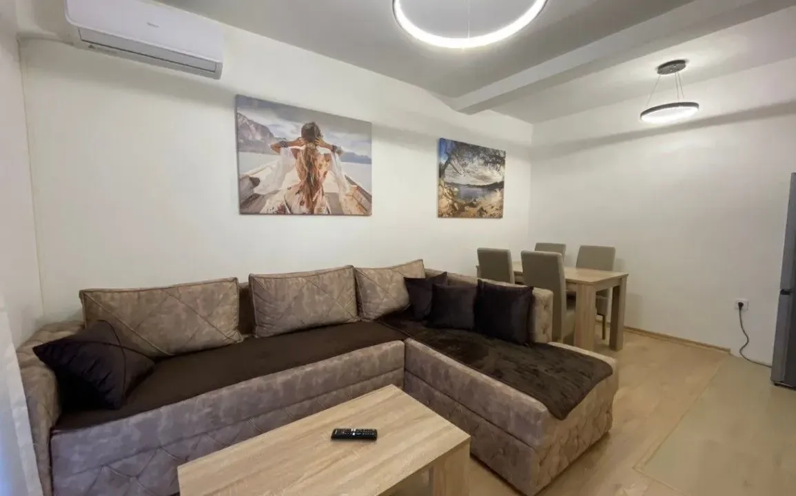 Izdavanje, dvosoban stan, 60m², Budva, Crna Gora