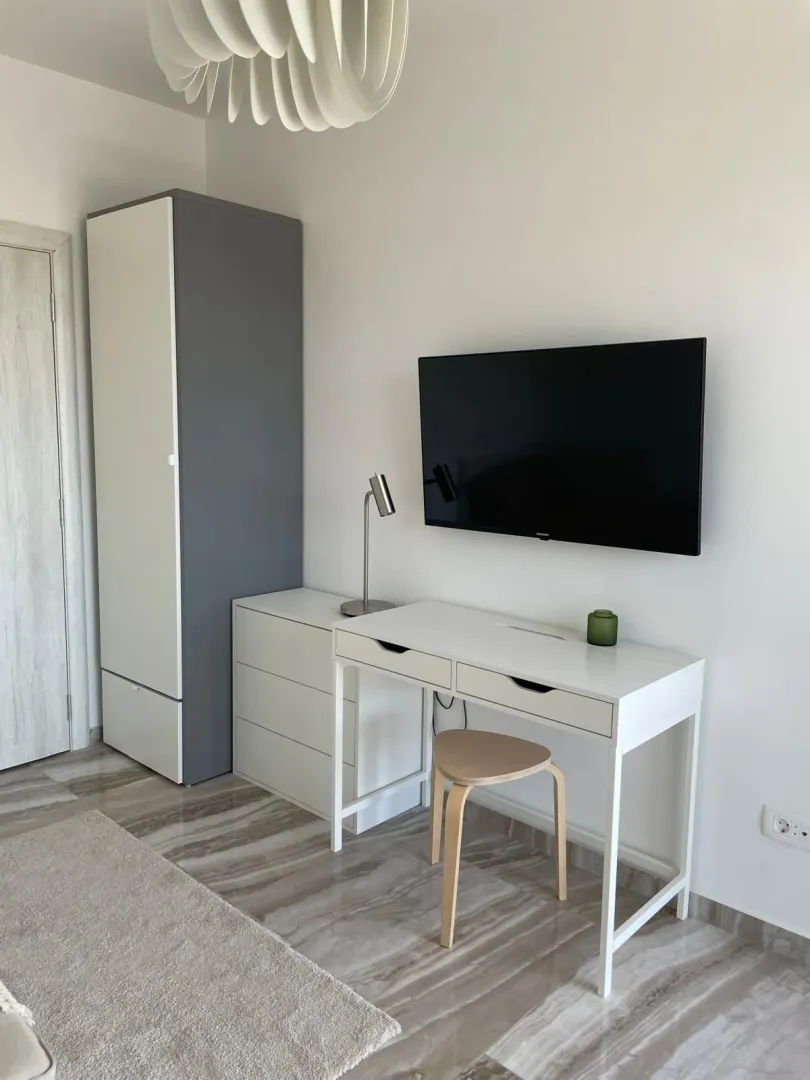 Izdavanje, trosoban stan, 81m², Pod Kuk, Tivat