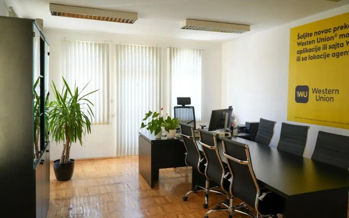 Izdavanje, poslovni prostor, 160m², Centar, Podgorica