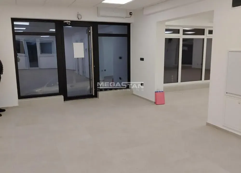 Rent, office space, 103m², Uciteljsko Naselje, Zvezdara Sve Podlokacije