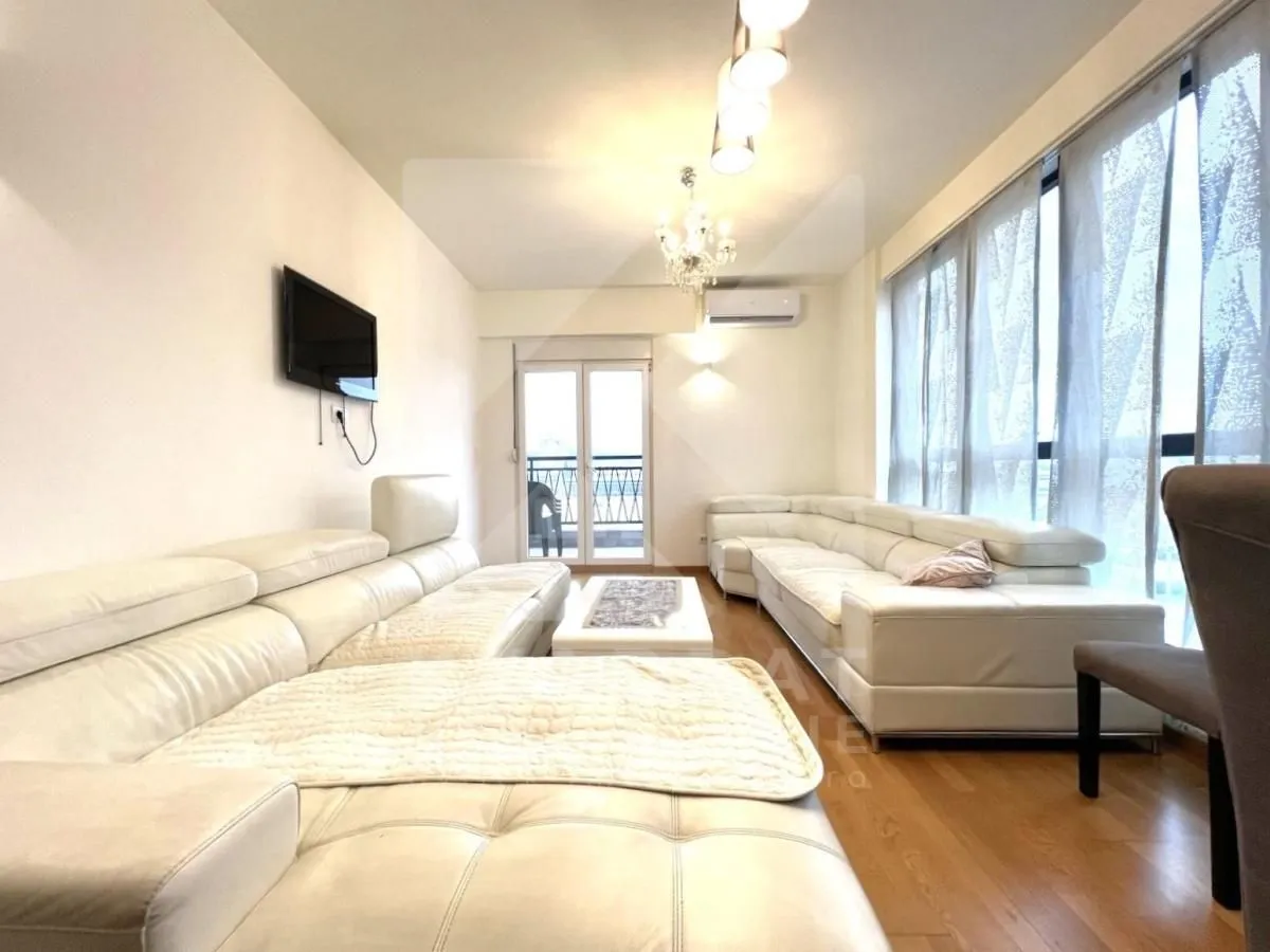 Izdavanje, dvosoban stan, 80m², Stari Aerodrom, Podgorica