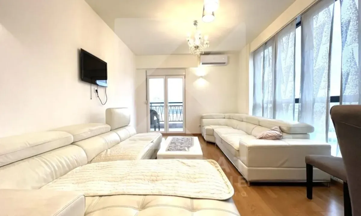 Izdavanje, dvosoban stan, 80m², Stari Aerodrom, Podgorica