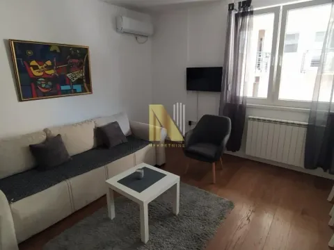 Izdavanje, garsonjera, 26m², Bulevar Oslobodjenja, Novi Sad Sve Podlokacije - image 2