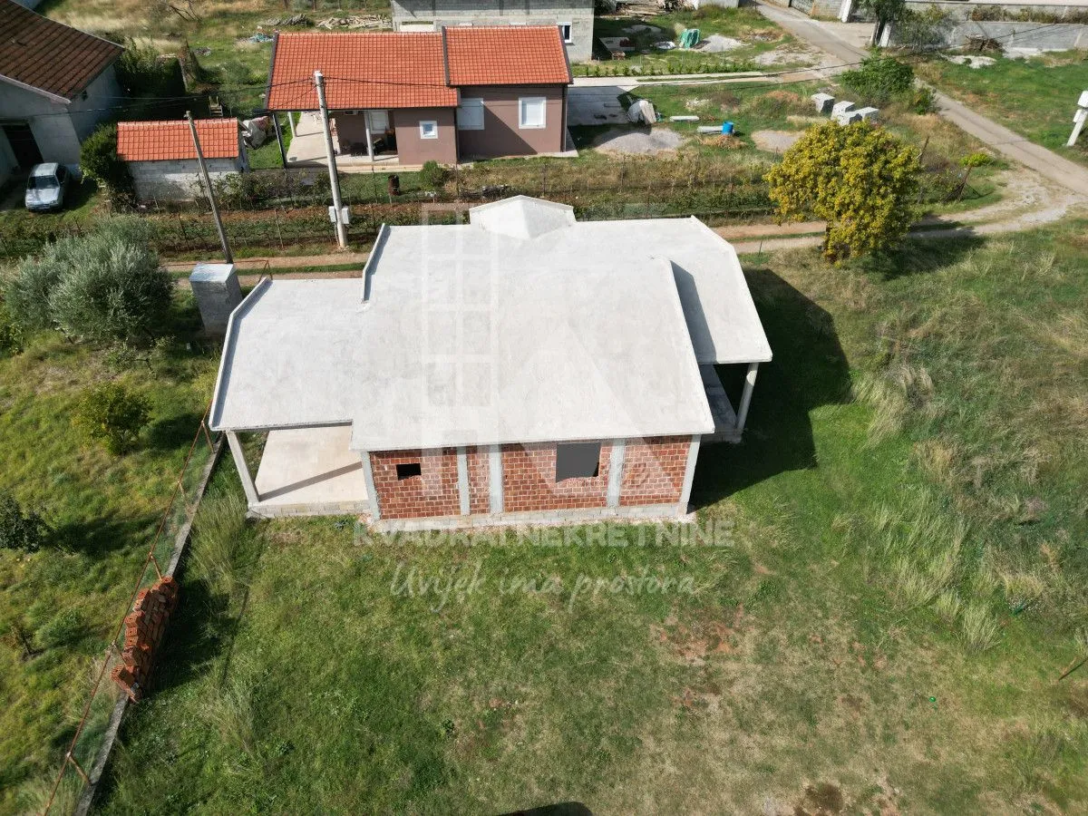 Prodaja, kuća, 150m², Rogami, Podgorica