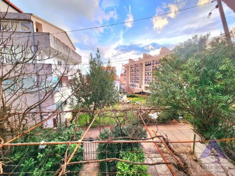 Prodaja, trosoban stan, 114m², Podkošljun, Budva