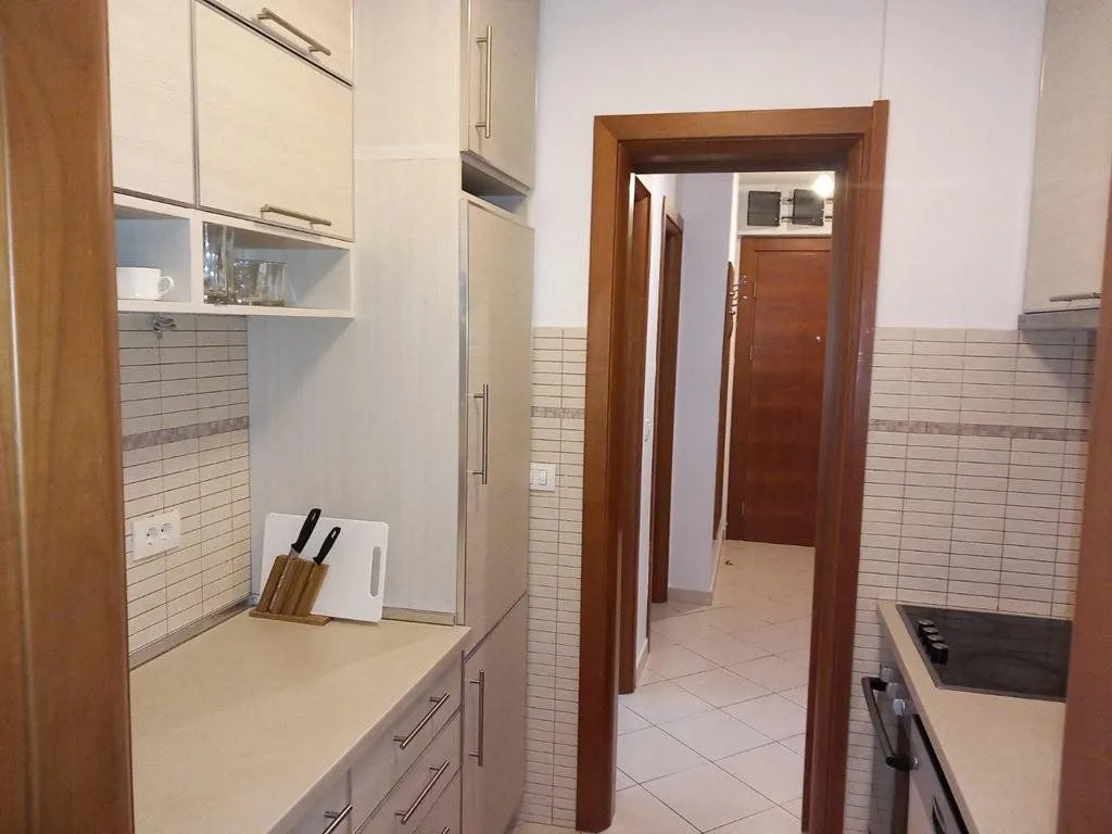 Izdavanje, trosoban stan, 105m², Preko Morače, Podgorica