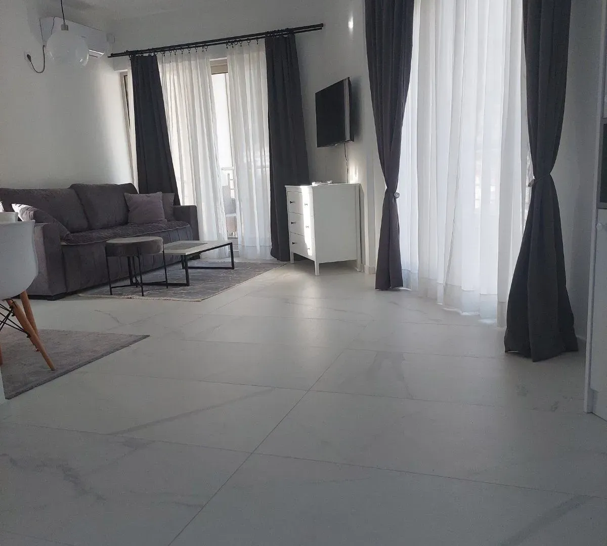 Rent, one bedroom apartment, 69m², Slovenska Plaža, Budva