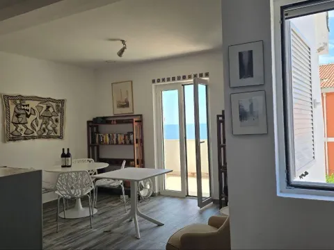 Sale, two bedroom apartment, 92m², Petrovac, Budva - image 1