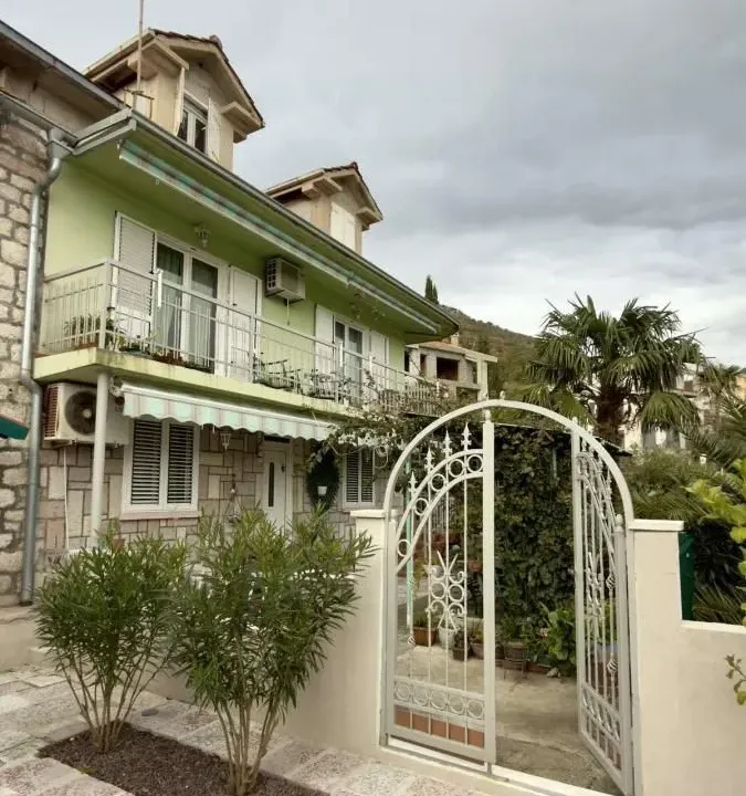 Prodaja, kuća, 148m², Kamenari, Herceg Novi