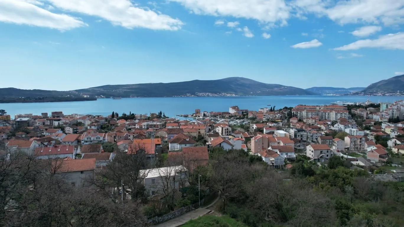 Prodaja, kuća, 230m², Kalimanj, Tivat