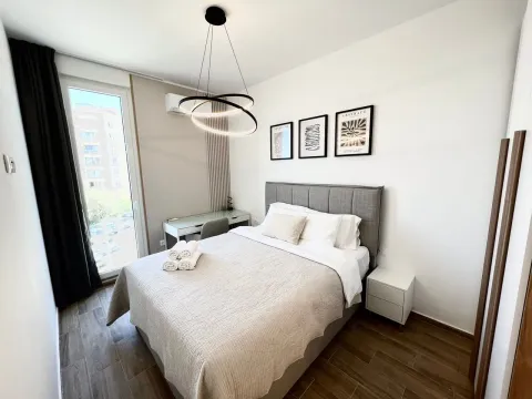 Rent, one bedroom apartment, 83m², Bečići, Budva - image 9