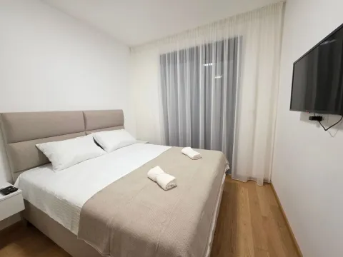 Izdavanje, jednosoban stan, 44m², Bečići, Budva - image 23
