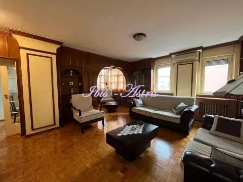 Izdavanje, četvorosoban stan, 117m², Kalenić Pijaca, Vračar Sve Podlokacije