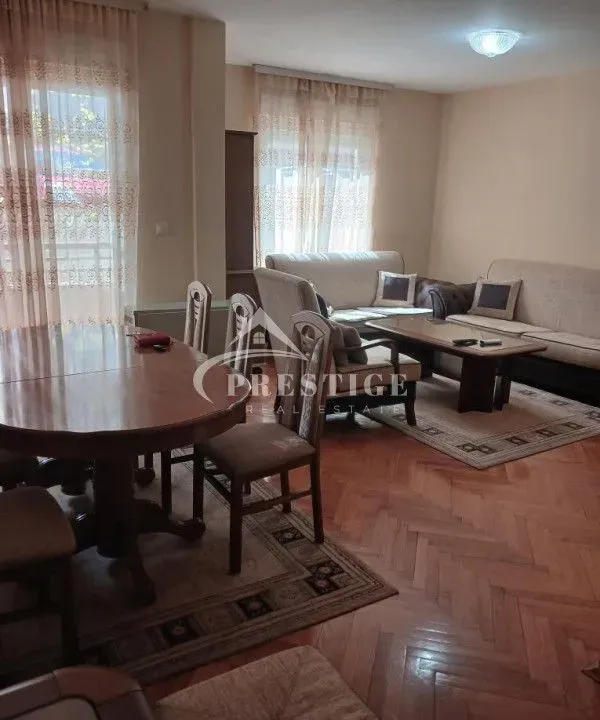 Izdavanje, dvosoban stan, 80m², City Kej, Podgorica