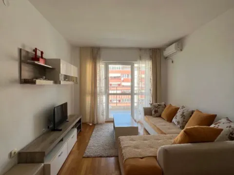 Rent, one bedroom apartment, 50m², Centar, Bar - image 2