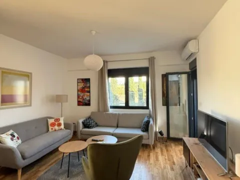 Izdavanje, dvosoban stan, 70m², City Kej, Podgorica - image 3