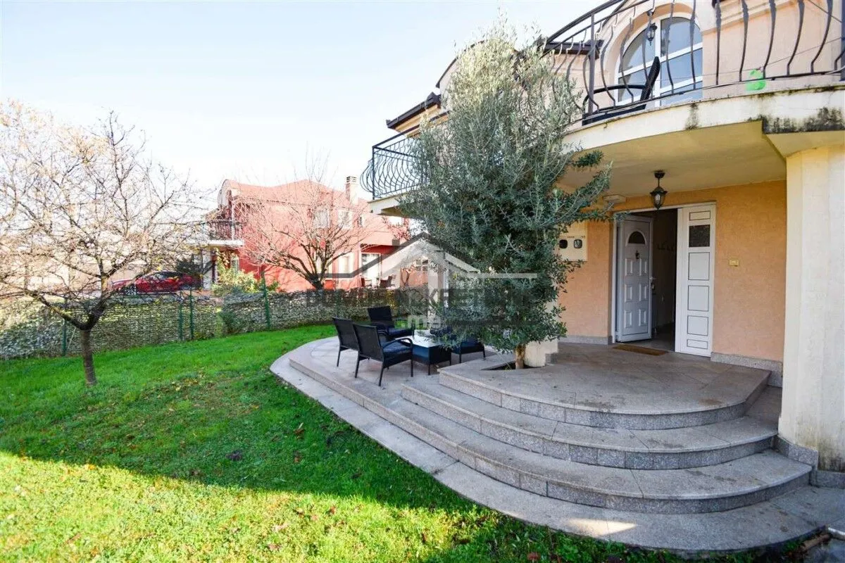 Rent, house, 180m², Donja Gorica, Podgorica