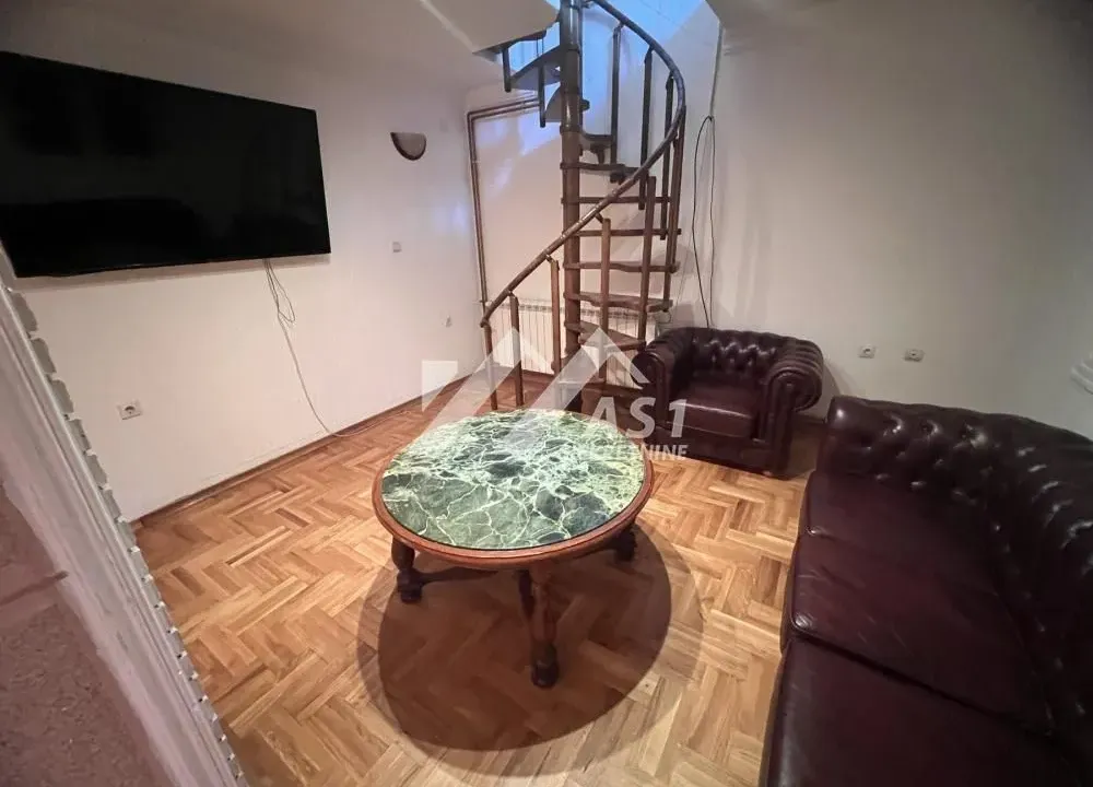 Rent, house, 520m², Vrbas, Novi Sad