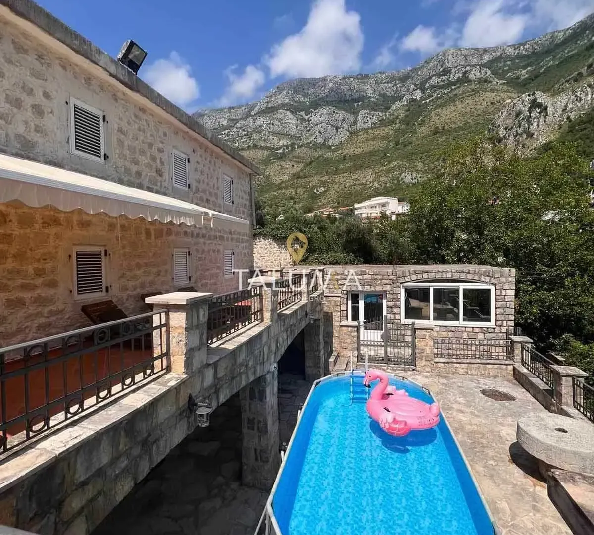 Sale, house, 300m², Rijeka Reževići, Budva