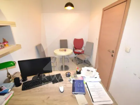 Izdavanje, poslovni prostor, 30m², Momišići, Podgorica - image 2