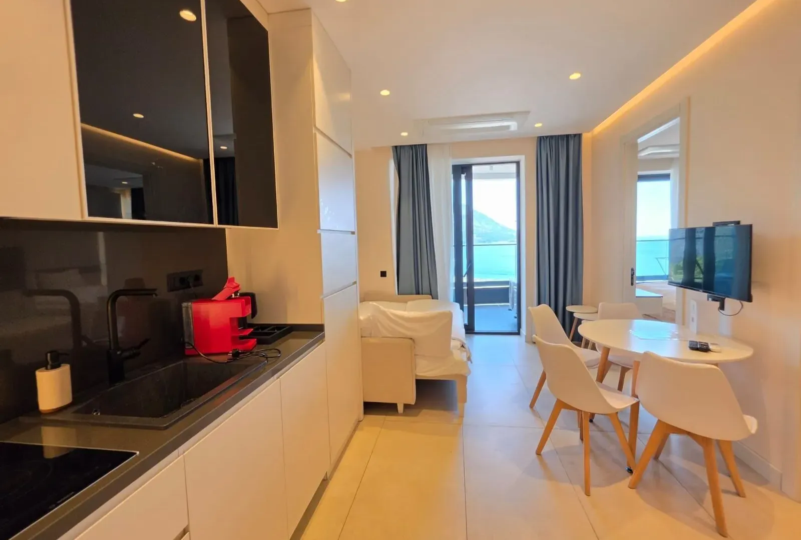 Sale, one bedroom apartment, 44m², Bečići, Budva