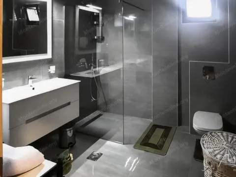 Sale, two bedroom apartment, 69m², Kalimanj, Tivat - image 9