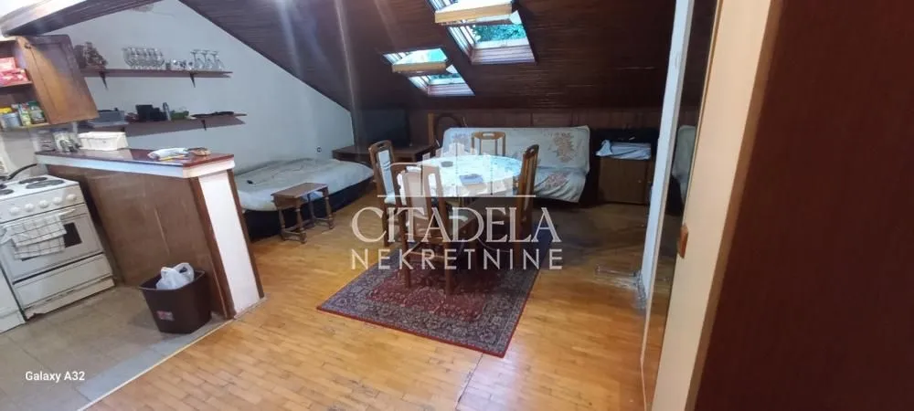 Prodaja, jednosoban stan, 36m², Julino Brdo, Beograd