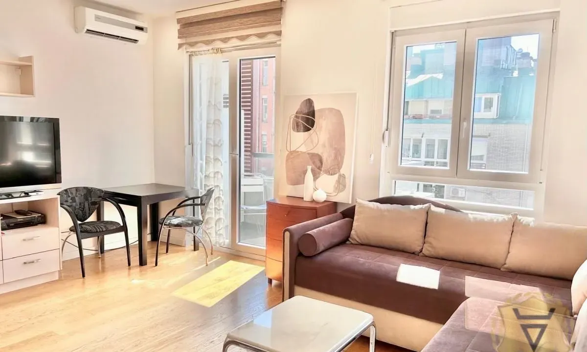 Izdavanje, jednosoban stan, 37m², Crveni Krst, Beograd