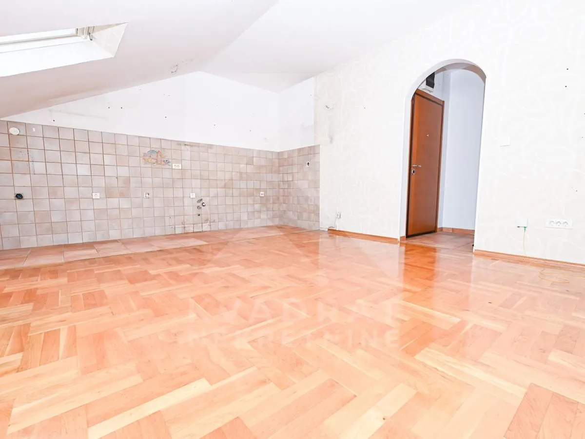 Prodaja, jednosoban stan, 43m², Stari Aerodrom, Podgorica