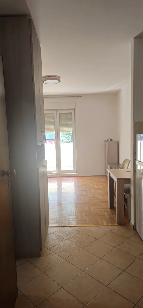 Izdavanje, garsonjera, 28m², Stari Aerodrom, Podgorica