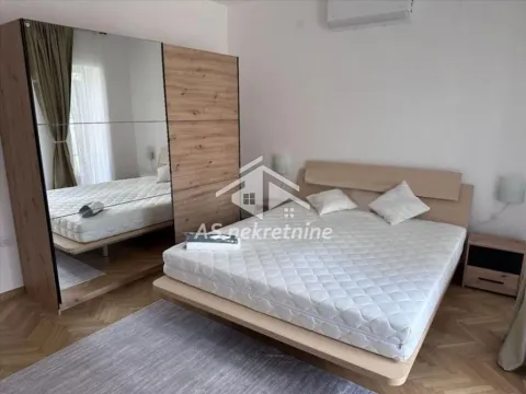 Izdavanje, trosoban stan, 79m², Savski Venac, Beograd - image 5