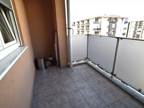 Izdavanje, jednosoban stan, 46m², City Kvart, Podgorica - image 3