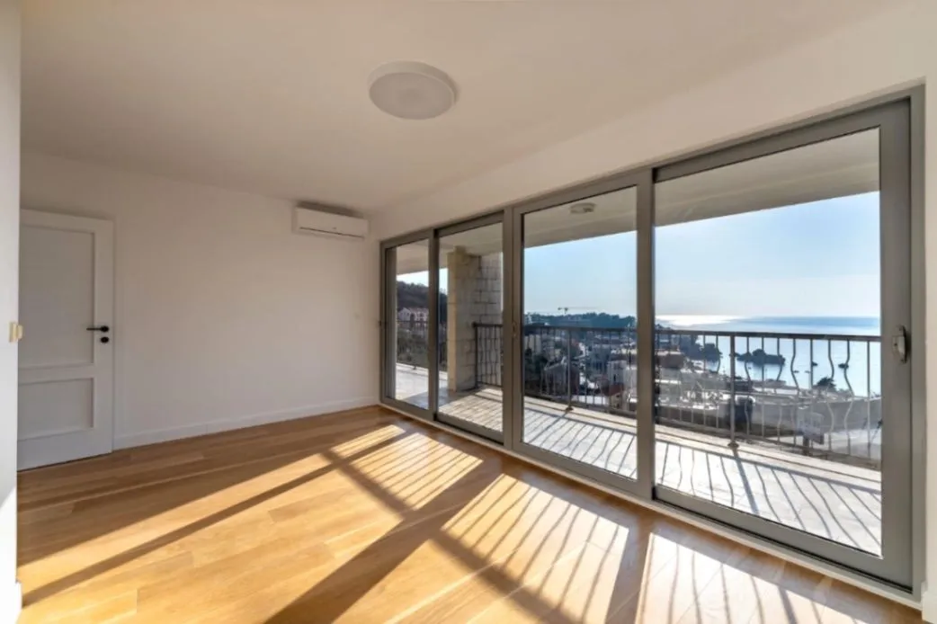 Sale, three bedroom apartment, 160m², Pržno, Budva