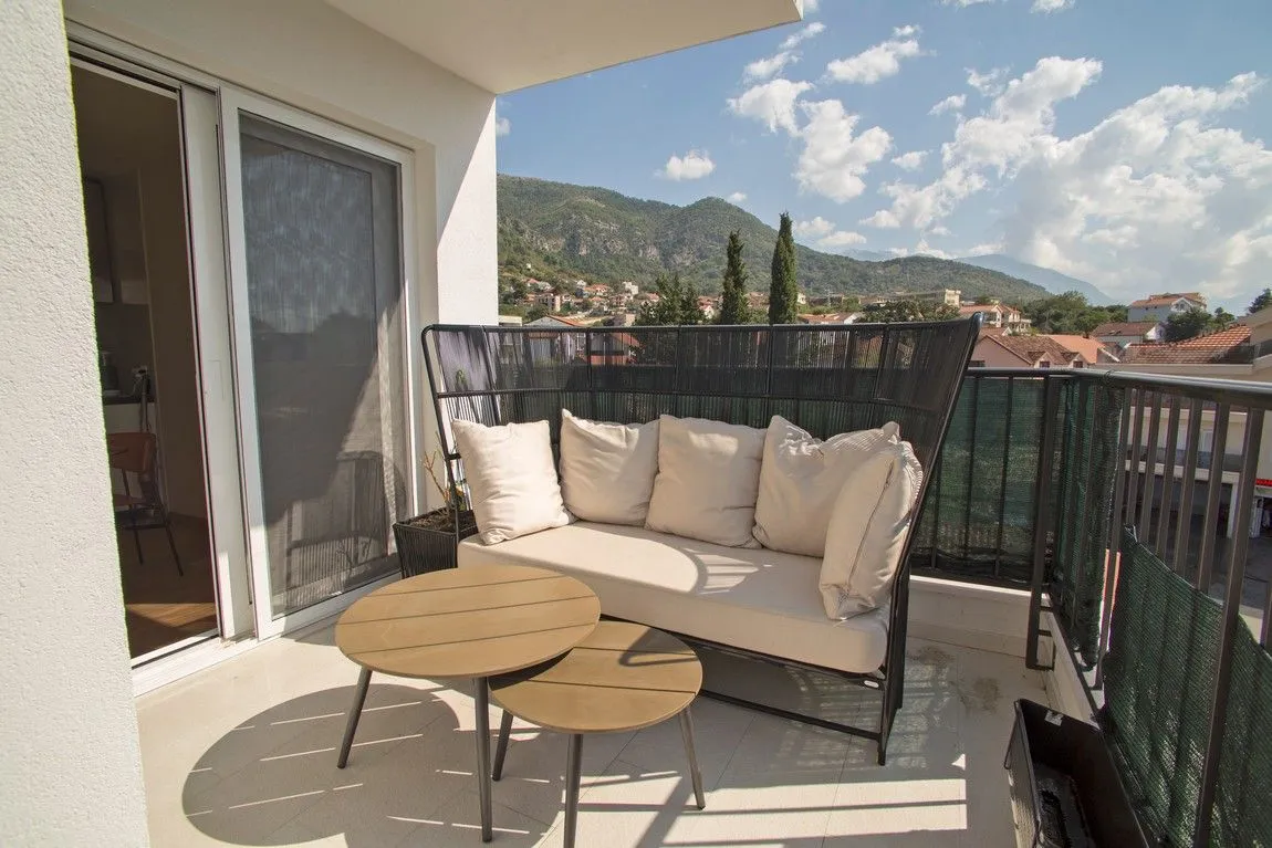 Prodaja, dvosoban stan, 60m², Pod Kuk, Tivat
