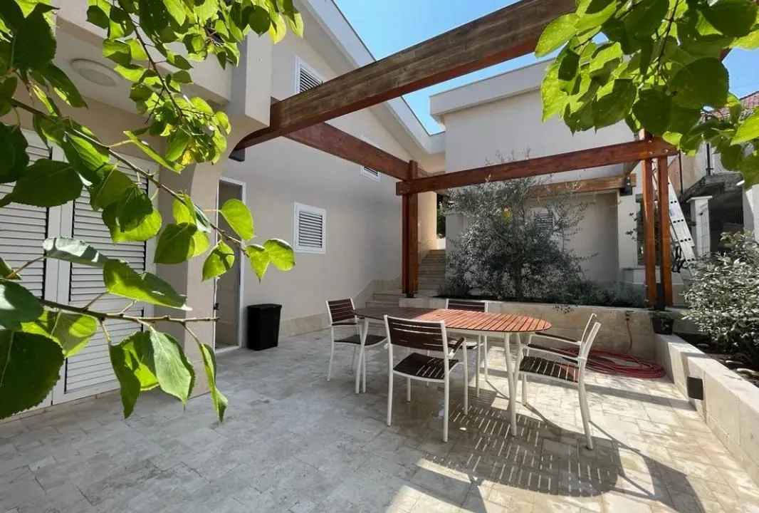 Sale, house, 199m², Bar, Crna Gora