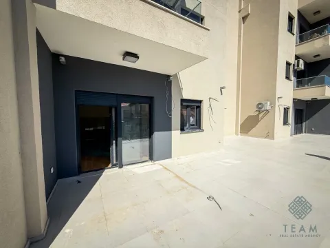 Prodaja, jednosoban stan, 38m², Donja Gorica, Podgorica - image 9