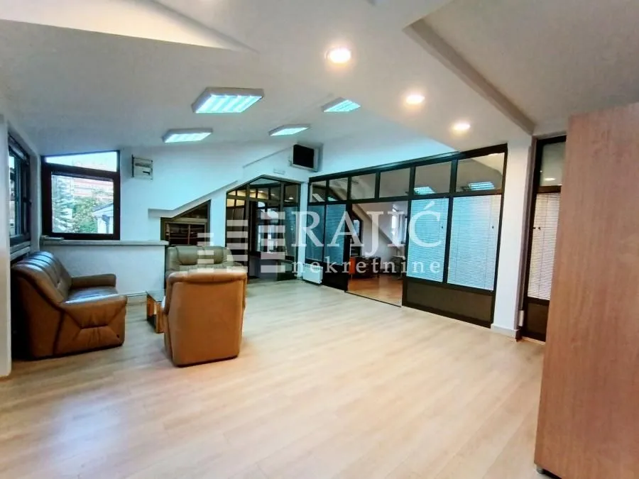 Rent, office space, 165m², Slavija, Vračar Sve Podlokacije