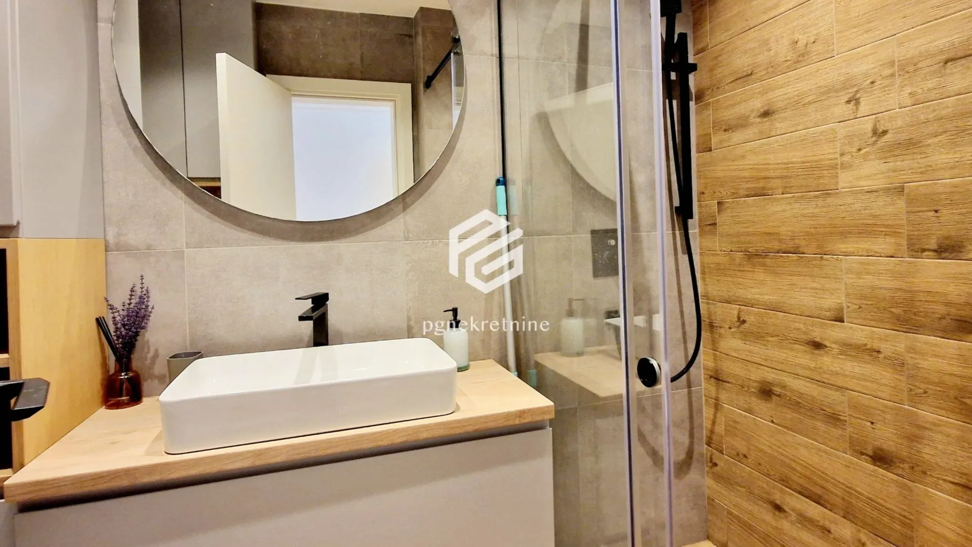 Rent, two bedroom apartment, 120m², Centar, Podgorica