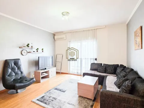 Izdavanje, jednosoban stan, 53m², City Kvart, Podgorica - image 1