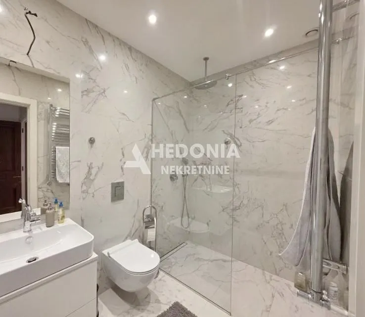 Prodaja, trosoban stan, 95m², Novi Beograd Blok 65, Novi Beograd Sve Podlokacije