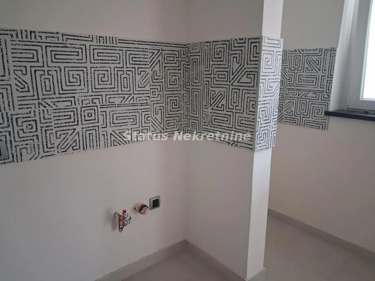 Prodaja, dvosoban stan, 64m², Cara Dušana, Novi Sad Sve Podlokacije