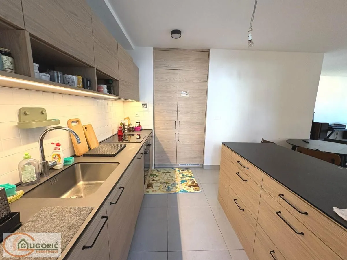 Prodaja, trosoban stan, 86m², Gundulićev Venac, Beograd