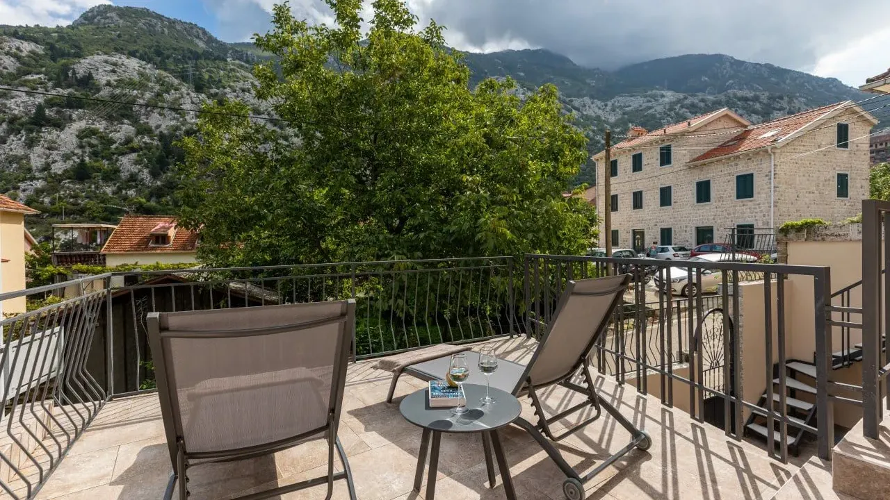 Rent, house, 177m², Škaljari, Kotor