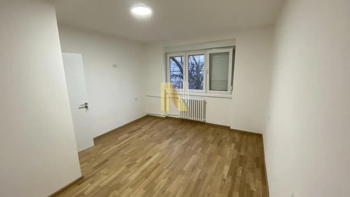 Prodaja, trosoban stan, 54m², Sajmište, Novi Sad